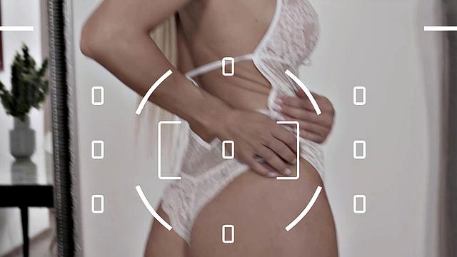 RIM4K. Getting her pictures taken made babe eat ass and get off