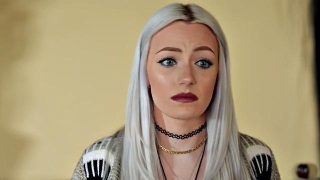 Big butt cougar gets her pussy licked and pounded by a little guy