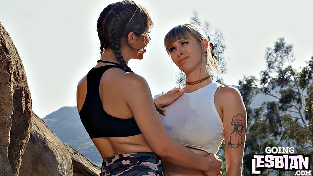 Horny lez muffdiving outdoor