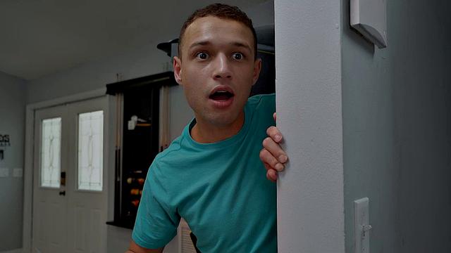 Round booty ebony MILF riding cock