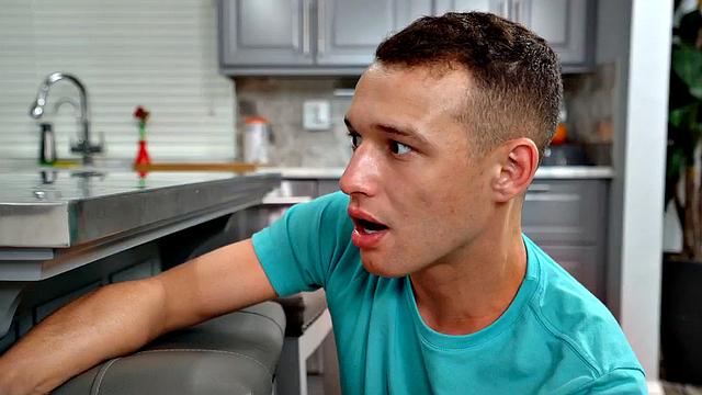 Round booty ebony MILF riding cock