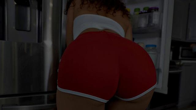 Round booty ebony MILF riding cock