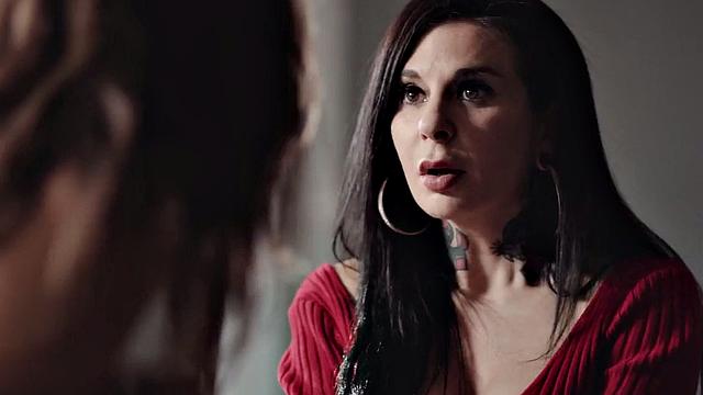 Trans beauty loves fucking female in wet pussy hole