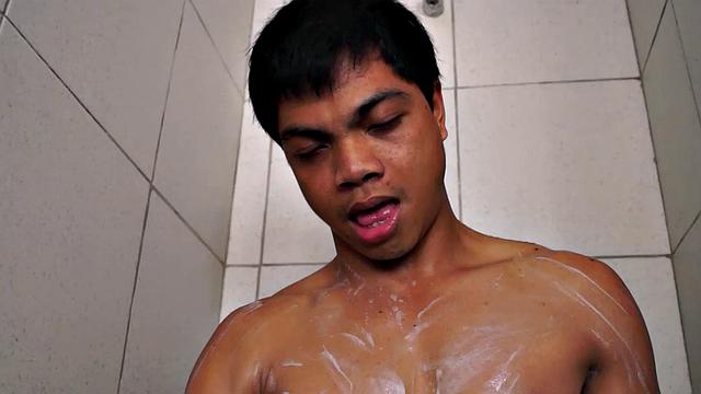 A veteran in Asian gay porn, Vahn Valdez steps outdoors and out of her clothes in front of our camera for some time alone with you.