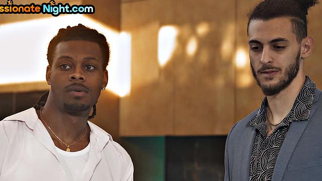 этнические аппетитные крошки устроили жару под душем