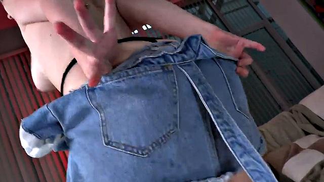 Manojob POV babe gives dirty talking boobjob 