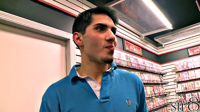 Facial triced str8 dude in passionate gloryhole BJ