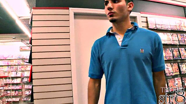 Facial triced str8 dude in passionate gloryhole BJ