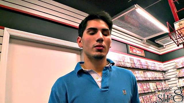 Facial triced str8 dude in passionate gloryhole BJ