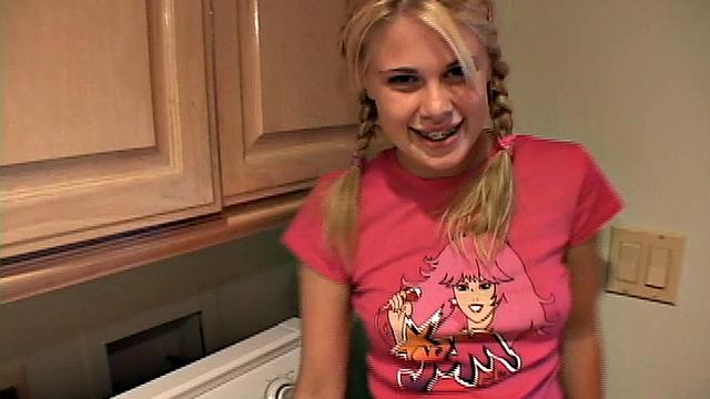 Little Summer Doing Laundry, Rubbing Puss yand Orgasm