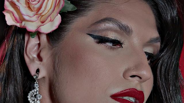 TRANSFIXED - Trans Lesbian Zariah Aura RAW DOGGY Fucks Photographer Tommy King