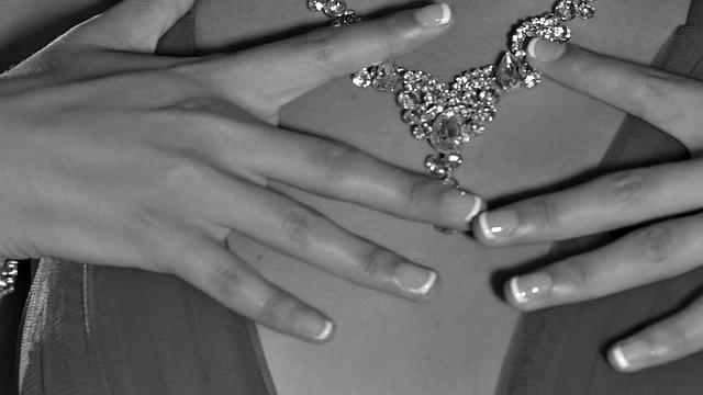 TRANSFIXED - Trans Lesbian Zariah Aura RAW DOGGY Fucks Photographer Tommy King