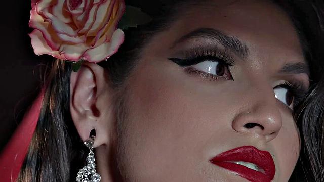 TRANSFIXED - Trans Lesbian Zariah Aura RAW DOGGY Fucks Photographer Tommy King