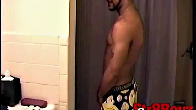 Франко притворяется прямым, но хуй во рту раскрывает тайны