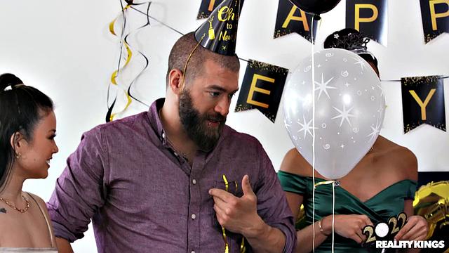 3, 2, 1, Sexy New Year!