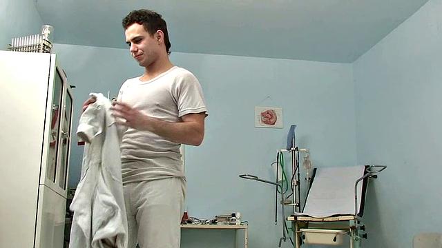 Babe Fucks Old Doctor