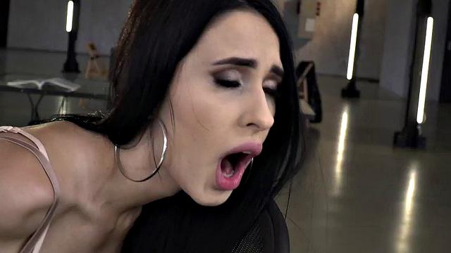 Analbabe in heels gets analdrilling from BF in the office