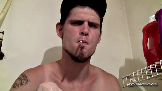 Нолан Чайнин шалит в прачечной