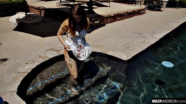 No Birth-Control Creampies 4