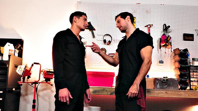 Rimjob stud fucks his bottom colleague on work