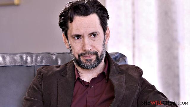 Гизель Бланко умеет удивлять - сперва руками, потом сразу в седло и не только так, но и эдак, а сверху под конец сама смеется над этим цирком.