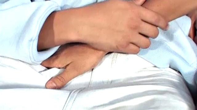 тренд зовёт эдуардо помочь с машиной и жёстко трахает его дома