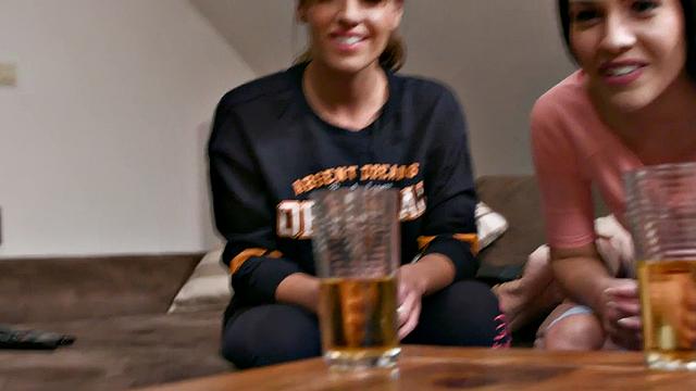 аматорское межрасовое трио: анал и жадный рот