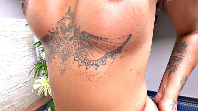 Transsexual filled with black dick in tight asshole