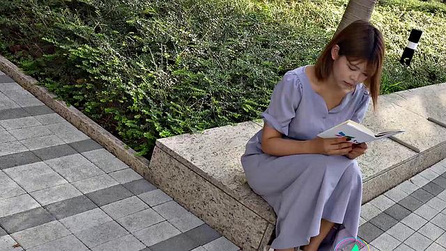 Amateur Japanese babe Iori Sasaki comes to visit us to fuck