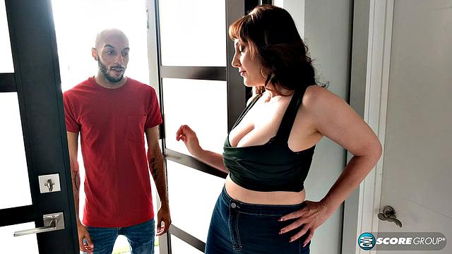 Melody Mynx is Fucked By Long Dick