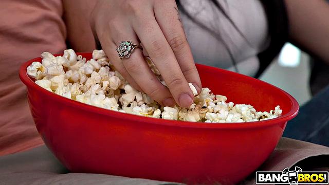 МЖ Fresh и Preston устраивают жаркий семейный тройничок с отчимом и мачехой, все заканчивают на лице MJ Fresh.