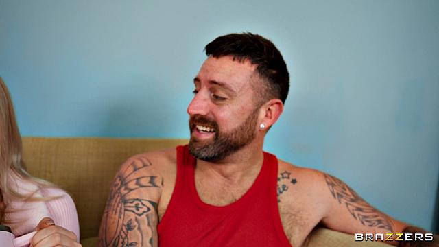 находит его запас спермы и сразу кидается в бой