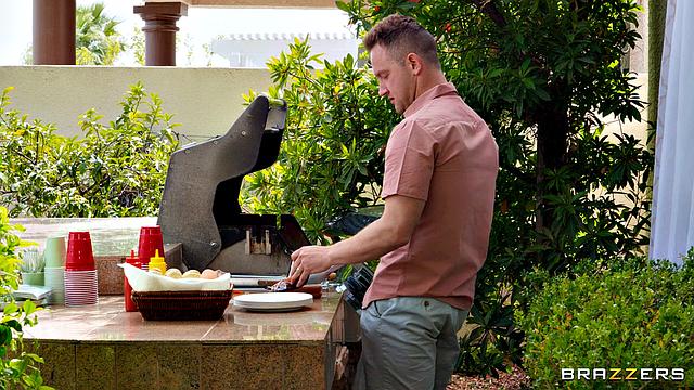 Sneaky Booty Bouncing