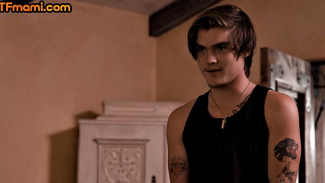 Big-titted DTF stepmom riding stepsons in 3some