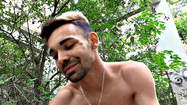 Pulled Euro Twink barebacked outdoors after blowjob