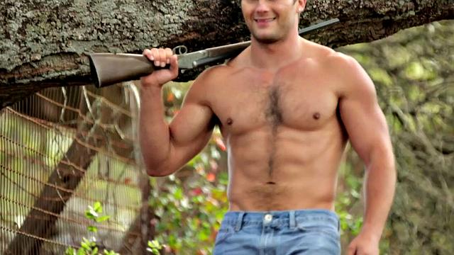 Hunky newbie solo tugging in gym until jizz