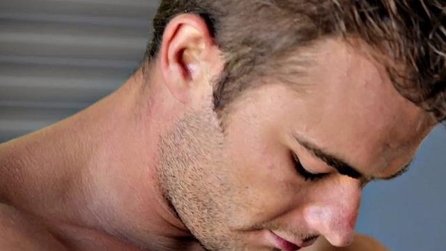 Hunky newbie solo tugging in gym until jizz