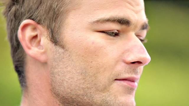 Hunky newbie solo tugging in gym until jizz