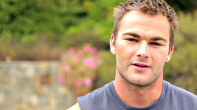 Hunky newbie solo tugging in gym until jizz