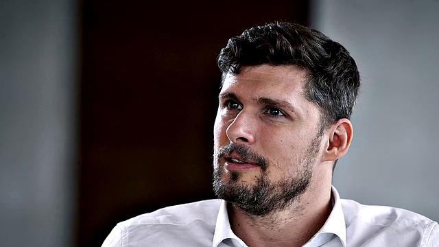 Анджелика Грейс получает глубокий анал в офисе