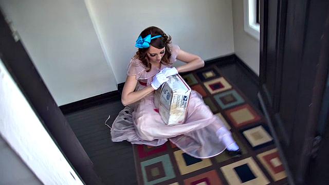 никки хантсман даёт плюшевому мишке то, о чём мечтал весь парк