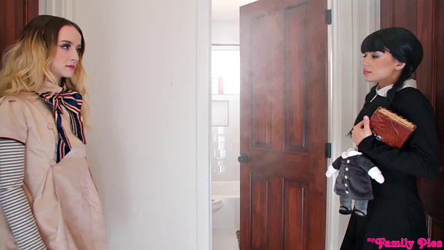 Megan Vs Wednesday - S31:E3