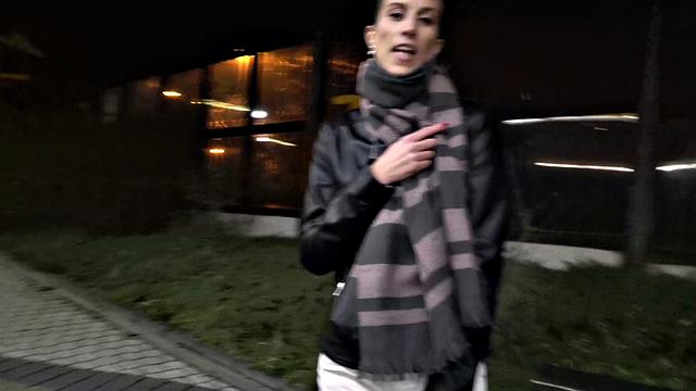 Watch this hot chick give a steamy outdoor handjob and get a hot facial