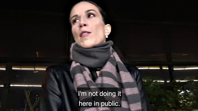 Watch this hot chick give a steamy outdoor handjob and get a hot facial