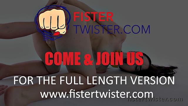 Fistertwister - Slow Down - Lesbian Fisting