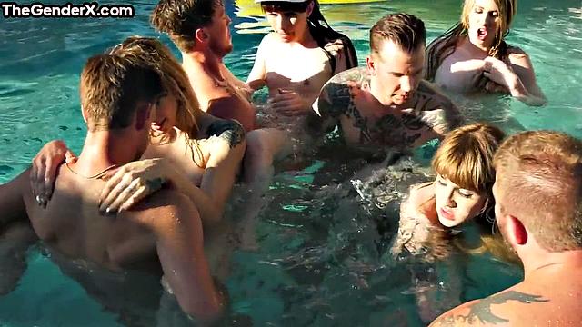 Tattooed bae spreads ass for lover