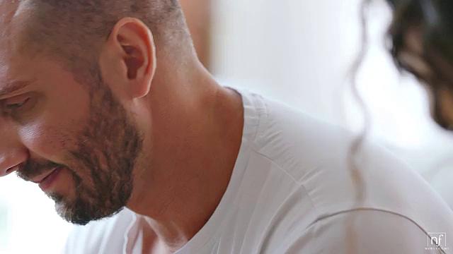 My Roommate Has A Crush - S45:E15