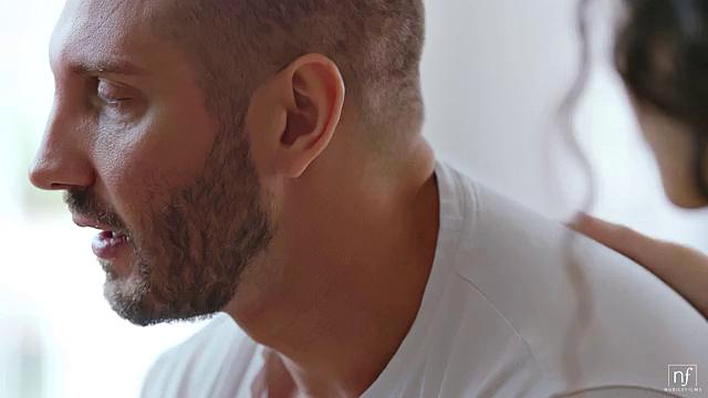 My Roommate Has A Crush - S45:E15