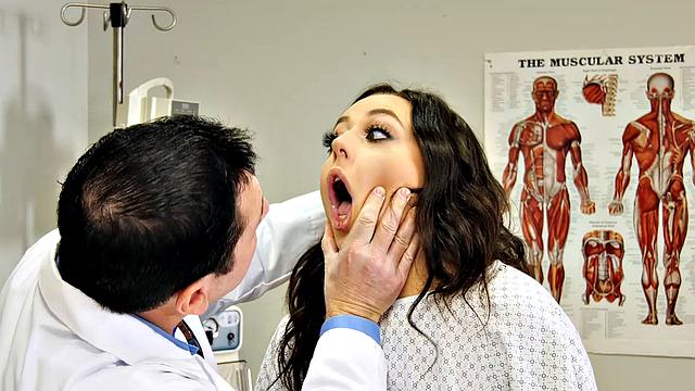 Уитни разносит жопу на жестком анальном осмотре