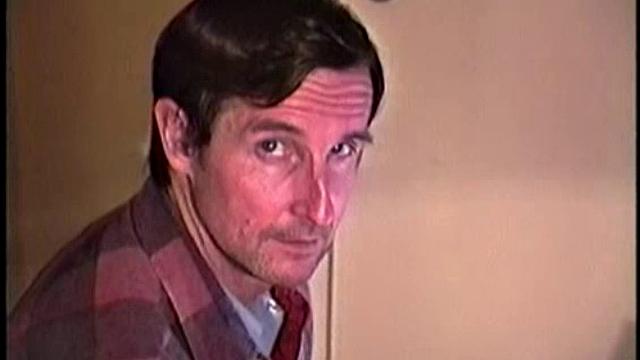 Ray is a computer technician, so it's no surprise he has that typical geek personality. He is somewhat aloof, and doesn't interact much.